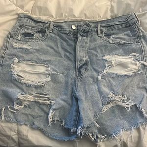 Hi-rise AE shorts. Size 14
